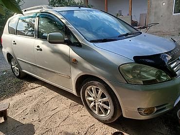 Продажа авто: Toyota Avensis Verso: 2002 г., 2 л, Механика, Бензин, Минивэн — 4