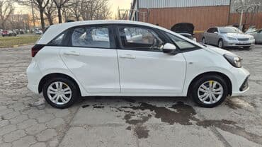 цены на электромобили в бишкеке: Honda Fit: 2021 г., 1.5 л, Вариатор, Бензиновая, Хэтчбэк — 6