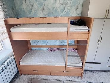 Двухъярусная кровать из ламинированного ДСП с двумя спальными местами