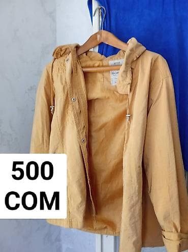 Одежда по 500 сом каждая позиция: 1) Женская ветровка с капюшоном