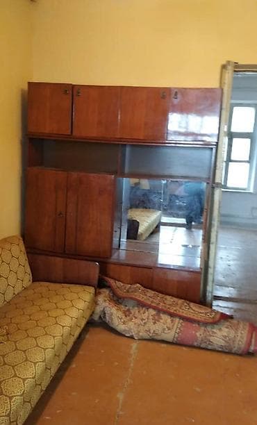 барачный: 3 комнаты, 45 м², 1 этаж, Старый ремонт — 2