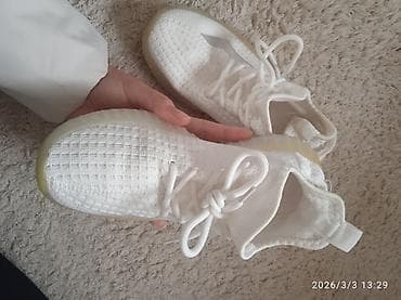 Спорттук бут кийим: Кроссовки белые, стиль «knit» с полупрозрачной боковой вставкой — 1