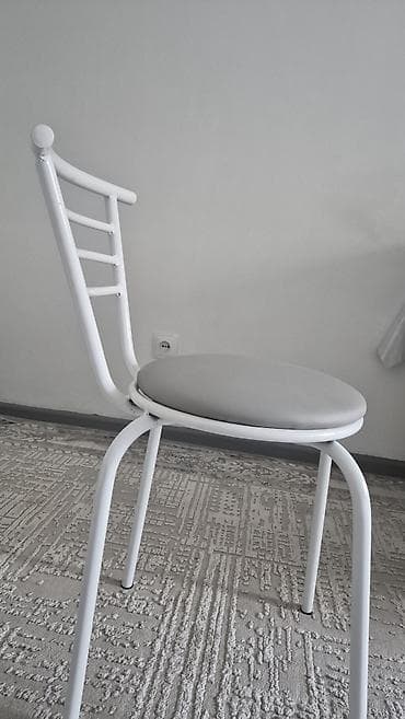 Походные складные стулья: Стул для кухни, Б/у, Железо, цвет - Белый — 1
