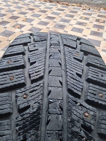 автомобильные шины для внедорожников: Продаю шипованую резину в отличном состоянии — 1
