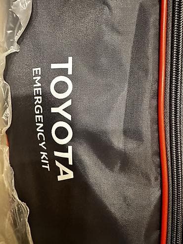 конусы дорожные: Набор для экстренной помощи Toyota (Emergency Kit) Комплект в — 1