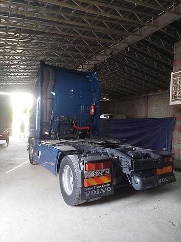 mini cooper: Тягач, Volvo, Контейнеровоз — 3