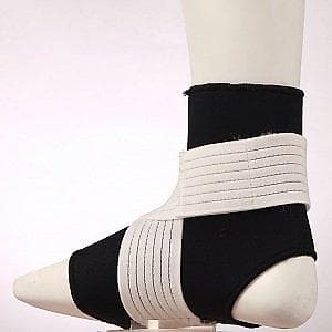 Медтовары: Фиксатор голеностопный неопреновый с дополнительными стяжками (Fosta F — 4