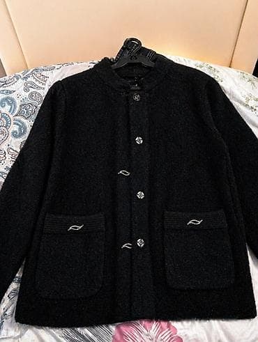 женские пиджаки: Черный женский жакет/куртка-кардиган из плотного букле. - Прямой — 1