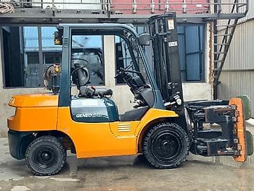 выхлоп на 124: Погрузчик, Toyota, Вилочный — 2