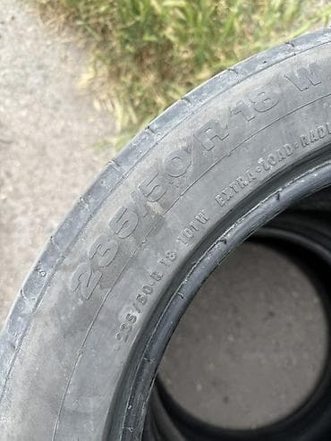 scooter maxi: Продаю шины 235/50/18 Состояние видно на фото Цена за 3шт - Размер — 3