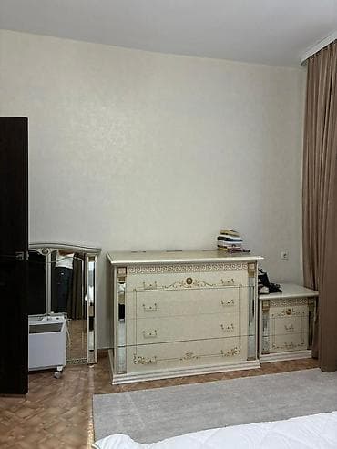 70: 2 комнаты, 49 м², Сталинка, 1 этаж, Евроремонт — 2