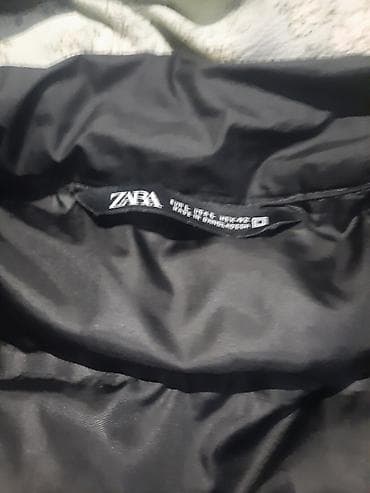 свитер zara мужской: Пуховая жилетка ZARA (мужская) - Цвет: черный - Классический прямой — 1