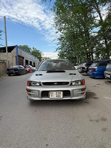 Subaru Impreza: 1994 г., 2 л, Механика, Бензин, Седан
