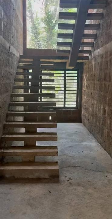 Оңдоп-түзөө жана курулуш: Бетон тепкичи Тышкы буюм, Тепкичтин формасы: Көп марштуу, Стиль: Лофт — 6