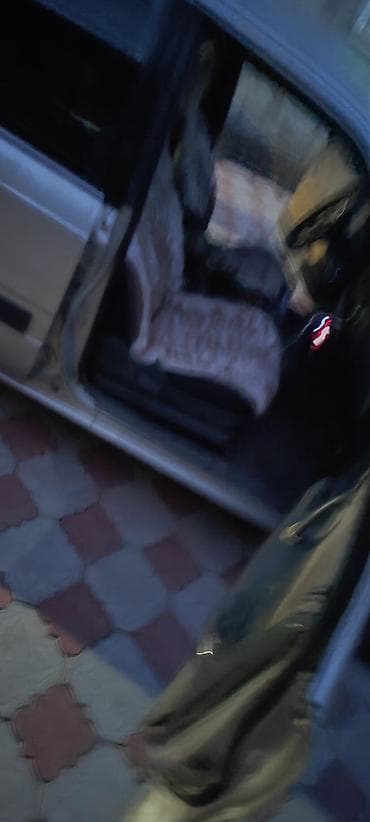 авто печ: Mazda 626: 1988 г., Механика, Бензин, Седан — 6