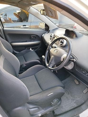 Продажа авто: Toyota Ist: 2003 г., 1.3 л, Автомат, Бензин, Хэтчбэк — 5
