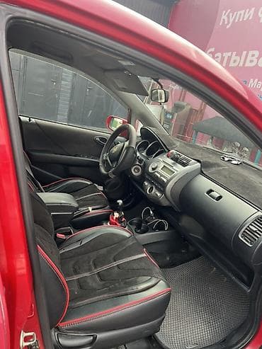 Транспорт: Honda Jazz: 2008 г., 1.3 л, Механика, Бензин, Универсал — 2