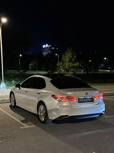 Toyota Camry: 2018 г., 2.5 л, Автомат, Бензин, Седан — 5
