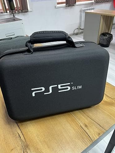Жесткий переносной кейс для PlayStation 5 Slim - Форм‑фактор: для PS5 — 1
