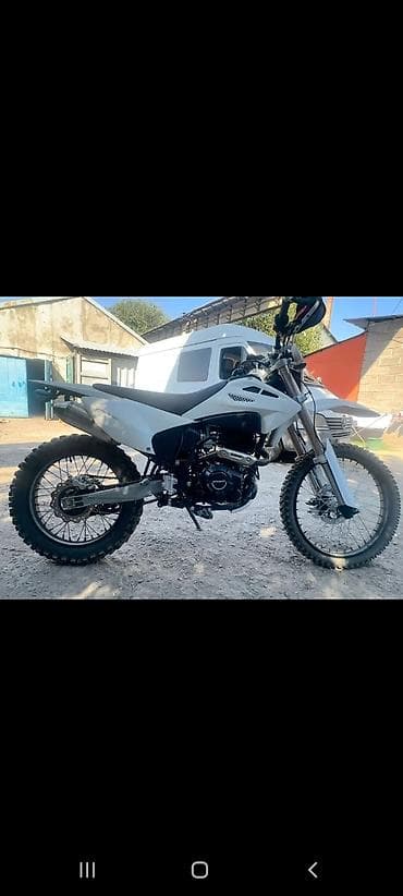 Эндуро/кроссовый мотоцикл 300 см³ (воздушное охлаждение), белый at lalafo.kg Эндуро/кроссовый мотоцикл 300 см³ (воздушное охлаждение), белый