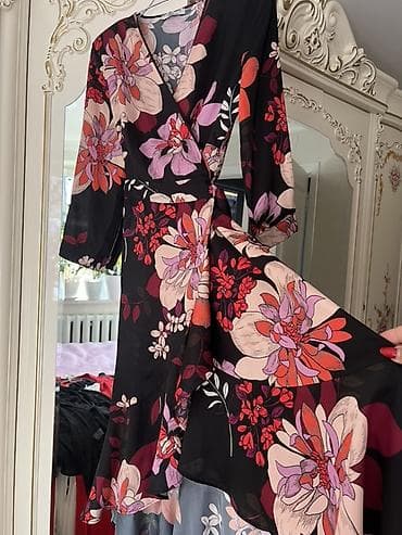 платья с накидкой: Капсульный набор женских платьев (несколько моделей и цветов) Состав — 8