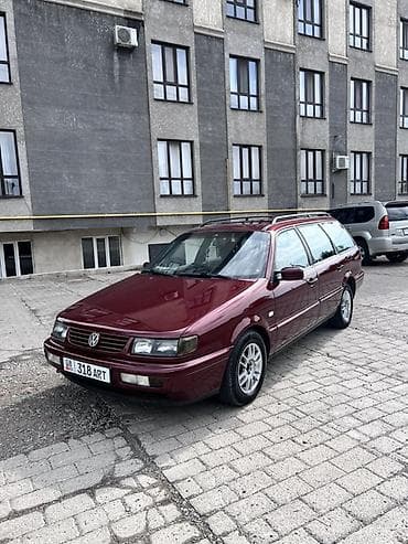 Volkswagen Passat: 1994 г., 1.8 л, Механика, Бензин, Универсал