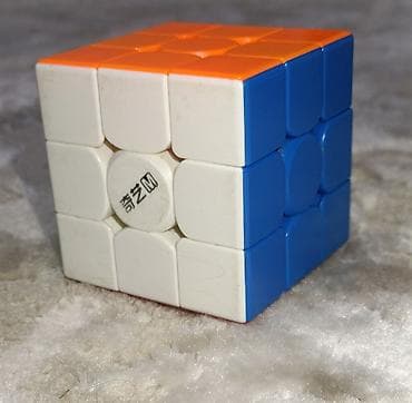 Эщиктин ролиги: QiYi Внутри деталей как видите магнитные детали M 3x3 — это бюджетный — 2