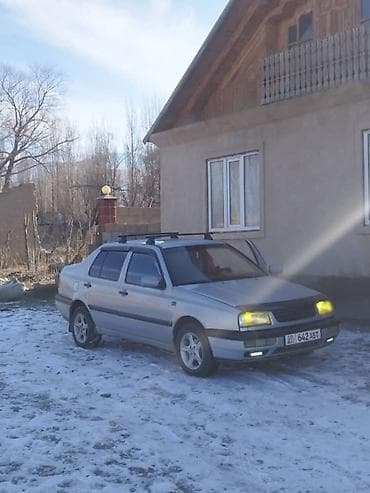 венто: Volkswagen Vento: 1992 г., 1.8 л, Механика, Бензин, Седан — 2