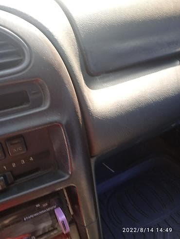 Mazda 323: 1994 г., 1.5 л, Механика, Бензин, Хэтчбэк