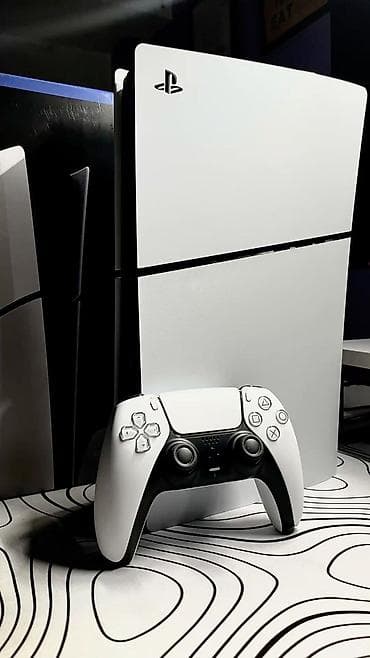Игровая консоль Sony PlayStation 5 с беспроводным контроллером