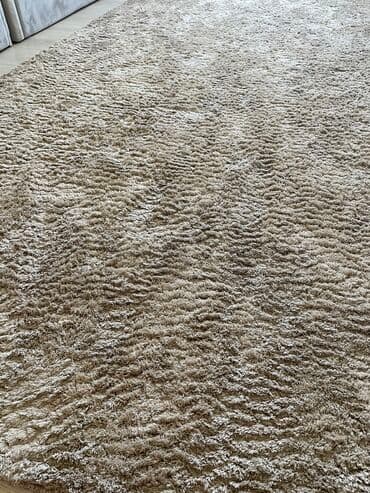 шелковый персидский ковер: Турецкий ковёр. Короткий ворс. Мягкий,красивый. Своя цена 14500. Отдам — 3