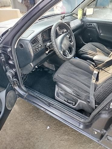 продаю аварийная авто: Volkswagen Golf: 1994 г., 1.8 л, Механика, Бензин, Хэтчбэк — 9