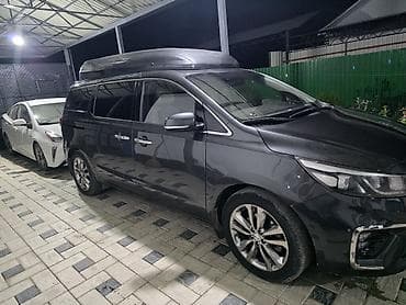 салон машины: Kia Carnival: 2017 г., 2.2 л, Автомат, Дизель, Минивэн — 7