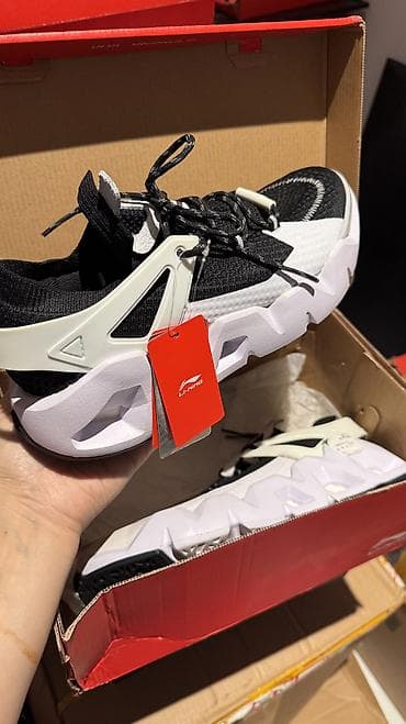 Кроссовки и спортивная обувь: Li Ning — 1