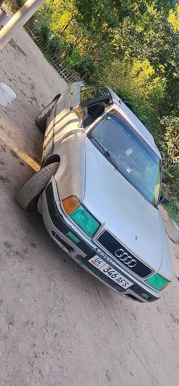 вмв тройка: Audi 80: 1993 г., 2 л, Механика, Бензин, Седан — 5