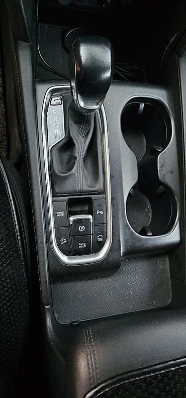 Транспорт: Автомобиль — кроссовер с автоматической коробкой передач и богатым — 2