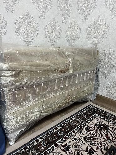 банкетка: Элегантный сундук-пуф для хранения в классическом стиле. - Обивка — 2