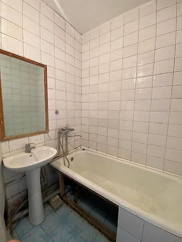 угловой: 3 комнаты, 60 м², Восток-5 мкр 105 серия, 9 этаж, Старый ремонт — 10