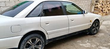 кассеты аудио: Audi A6: 1994 г., Дизель, Седан — 2