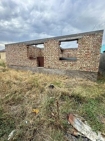Үйлөр: Продаётся недостроенный одноэтажный дом из полнотелого кирпича на — 2