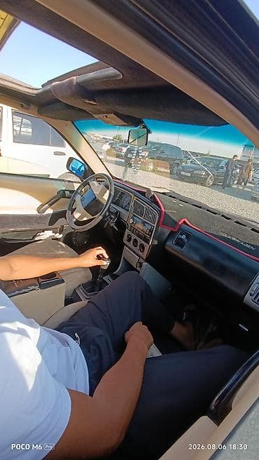 transporter multivan: Volkswagen Passat: 1991 г., 1.8 л, Механика, Бензин, Лифтбек — 8