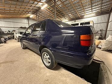 авто лизинк бишкек: Volkswagen Vento: 1993 г., 1.8 л, Кол менен иштөөчү, Бензин, Седан — 3