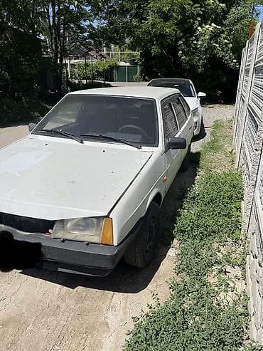 айнек авто: ВАЗ (ЛАДА) 2109: 1989 г., Кол менен иштөөчү, Бензин, Хетчбек — 4