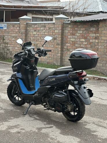 купить кофр на мотоцикл: Тип скутера Tank, 150 куб. см, Бензин, Б/у — 3