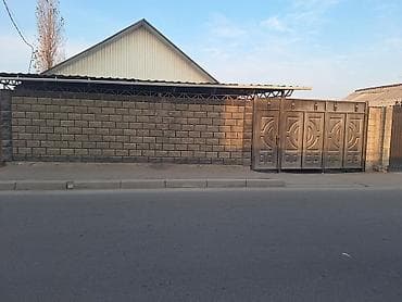 🏡 **Продаётся дом с удобствами в Бишкеке** 📍 Район: ж/м Колмо 🛏️