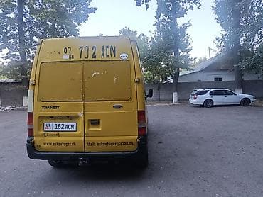 Грузовой фургон Ford Transit (желтый) - Кузов: цельнометаллический — 4