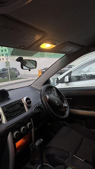 windom 2001: Toyota Ist: 2003 г., 1.5 л, Автомат, Хэтчбэк — 4