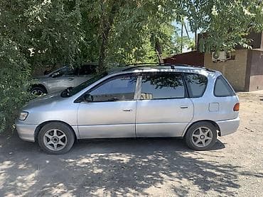 Toyota Ipsum: 1997 г., 2 л, Автомат, Бензин, Минивэн — 4