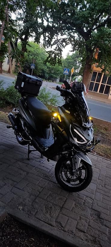 gsx 200: Макси-скутер 160 куб. см, Бензин, Б/у — 1