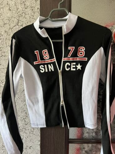 срочно продаю в связи с переездом: Продаю топ на молнии, в черно-белом цвете. Брала в Марвел. Размер s — 1